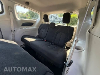 2020 Chrysler Voyager L 121.6" WB – miniatura 19