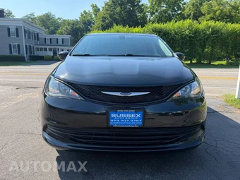 2020 Chrysler Voyager L 121.6" WB – miniatura 2
