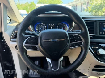 2020 Chrysler Voyager L 121.6" WB – miniatura 23