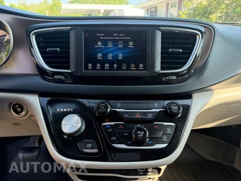 2020 Chrysler Voyager L 121.6" WB – miniatura 25