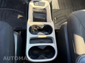 2020 Chrysler Voyager L 121.6" WB – miniatura 29