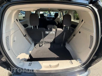2020 Chrysler Voyager L 121.6" WB – miniatura 33