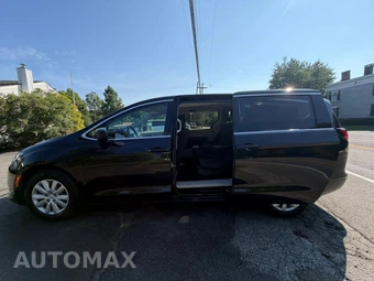 2020 Chrysler Voyager L 121.6" WB – miniatura 34