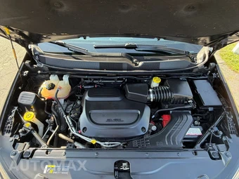 2020 Chrysler Voyager L 121.6" WB – miniatura 42
