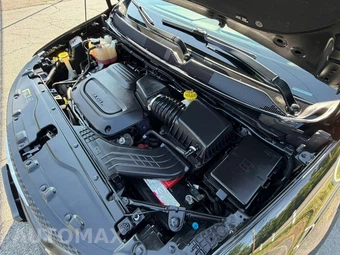 2020 Chrysler Voyager L 121.6" WB – miniatura 43