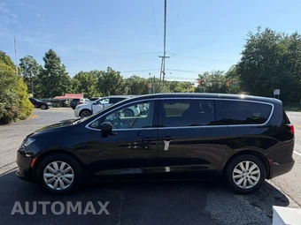 2020 Chrysler Voyager L 121.6" WB – miniatura 7