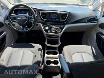 2020 Chrysler Voyager L 121.6" WB – miniatura 11