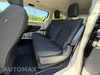 2020 Chrysler Voyager L 121.6" WB – miniatura 16