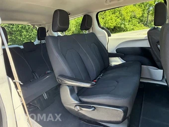 2020 Chrysler Voyager L 121.6" WB – miniatura 18