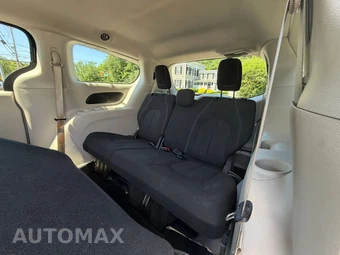 2020 Chrysler Voyager L 121.6" WB – miniatura 19
