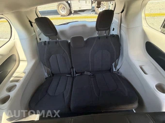 2020 Chrysler Voyager L 121.6" WB – miniatura 20