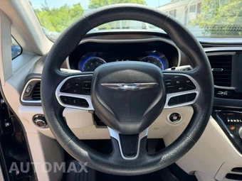 2020 Chrysler Voyager L 121.6" WB – miniatura 23