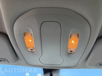 2020 Chrysler Voyager L 121.6" WB – miniatura 29