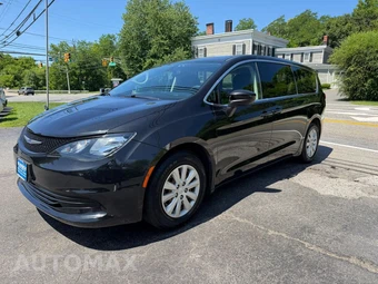 2020 Chrysler Voyager L 121.6" WB – miniatura 3