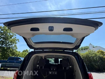 2020 Chrysler Voyager L 121.6" WB – miniatura 34