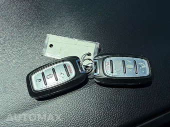 2020 Chrysler Voyager L 121.6" WB – miniatura 39