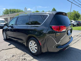 2020 Chrysler Voyager L 121.6" WB – miniatura 4