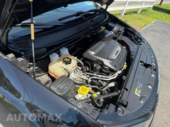 2020 Chrysler Voyager L 121.6" WB – miniatura 40