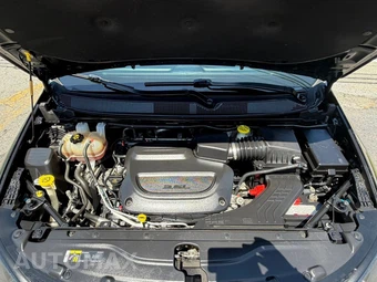 2020 Chrysler Voyager L 121.6" WB – miniatura 41