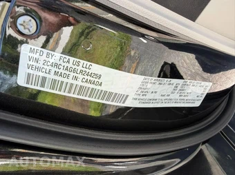 2020 Chrysler Voyager L 121.6" WB – miniatura 43
