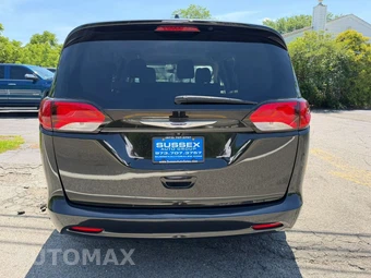 2020 Chrysler Voyager L 121.6" WB – miniatura 5