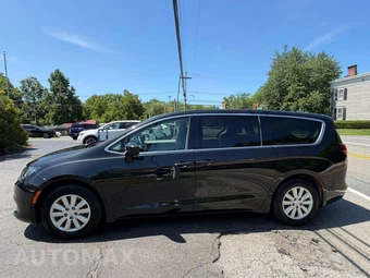 2020 Chrysler Voyager L 121.6" WB – miniatura 8
