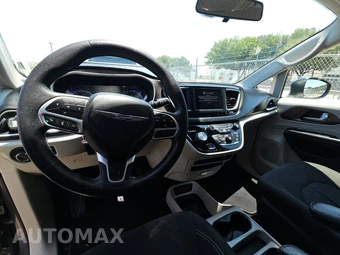 2020 Chrysler Voyager LX 121.6" WB – miniatura 11