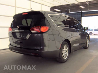 2020 Chrysler Voyager LX 121.6" WB – miniatura 4
