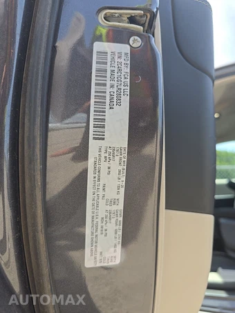 2020 Chrysler Voyager LX 121.6" WB – miniatura 10