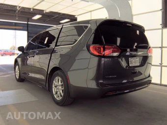 2020 Chrysler Voyager LX 121.6" WB – miniatura 2