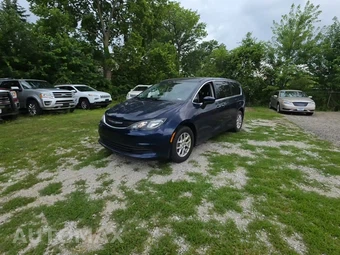 2020 Chrysler Voyager LX 121.6" WB