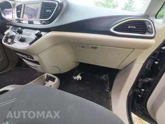 2020 Chrysler Voyager LX 121.6" WB - miniatura 17