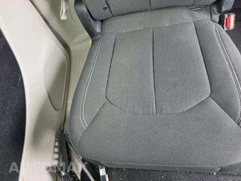 2020 Chrysler Voyager LX 121.6" WB - miniatura 19