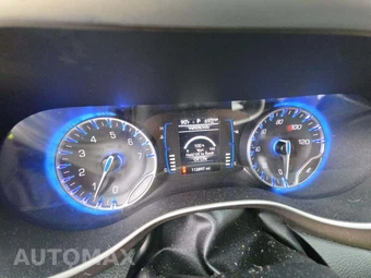 2020 Chrysler Voyager LX 121.6" WB - miniatura 6