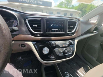 2020 Chrysler Voyager LX 121.6" WB - miniatura 10