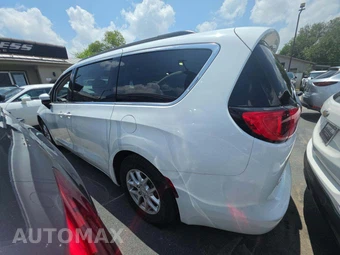 2020 Chrysler Voyager LX 121.6" WB - miniatura 2