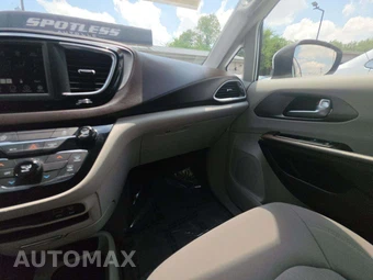 2020 Chrysler Voyager LX 121.6" WB - miniatura 20