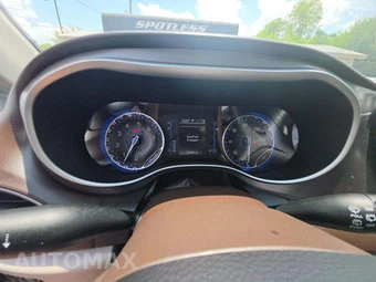 2020 Chrysler Voyager LX 121.6" WB - miniatura 9