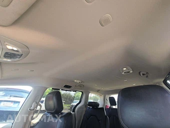 2020 Chrysler Voyager LXi 121.6" WB - miniatura 11