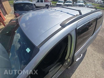 2020 Chrysler Voyager LXi 121.6" WB - miniatura 12