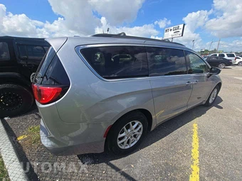 2020 Chrysler Voyager LXi 121.6" WB - miniatura 3