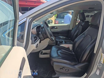 2020 Chrysler Voyager LXi 121.6" WB - miniatura 6