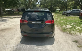 2020 Chrysler Voyager LXi 121.6" WB - miniatura 10