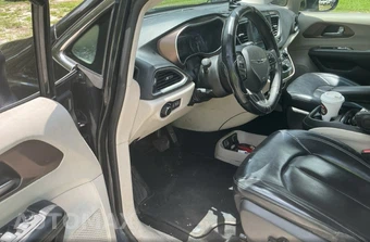 2020 Chrysler Voyager LXi 121.6" WB - miniatura 11