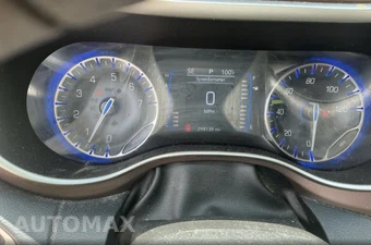 2020 Chrysler Voyager LXi 121.6" WB - miniatura 17