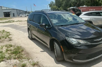 2020 Chrysler Voyager LXi 121.6" WB - miniatura 3