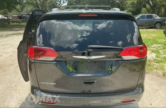 2020 Chrysler Voyager LXi 121.6" WB - miniatura 9