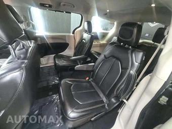 2020 Chrysler Voyager LXi 121.6" WB – miniatura 13