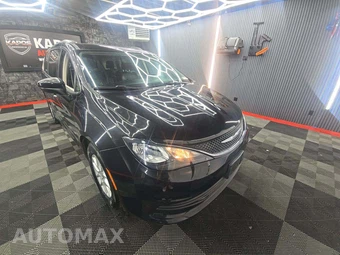 2020 Chrysler Voyager LXi 121.6" WB – miniatura 4