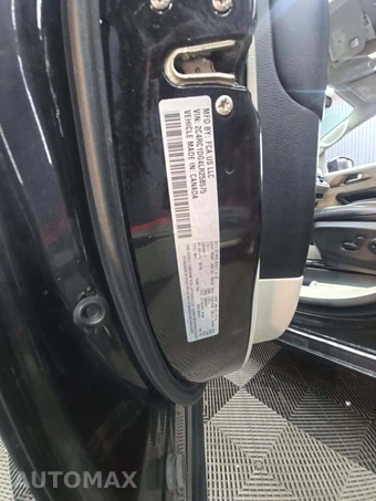 2020 Chrysler Voyager LXi 121.6" WB – miniatura 5